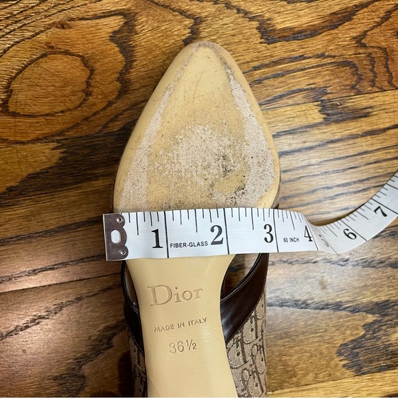 Dior Brown and Cream Kitten Heels Vintage - Picture 6 of 6